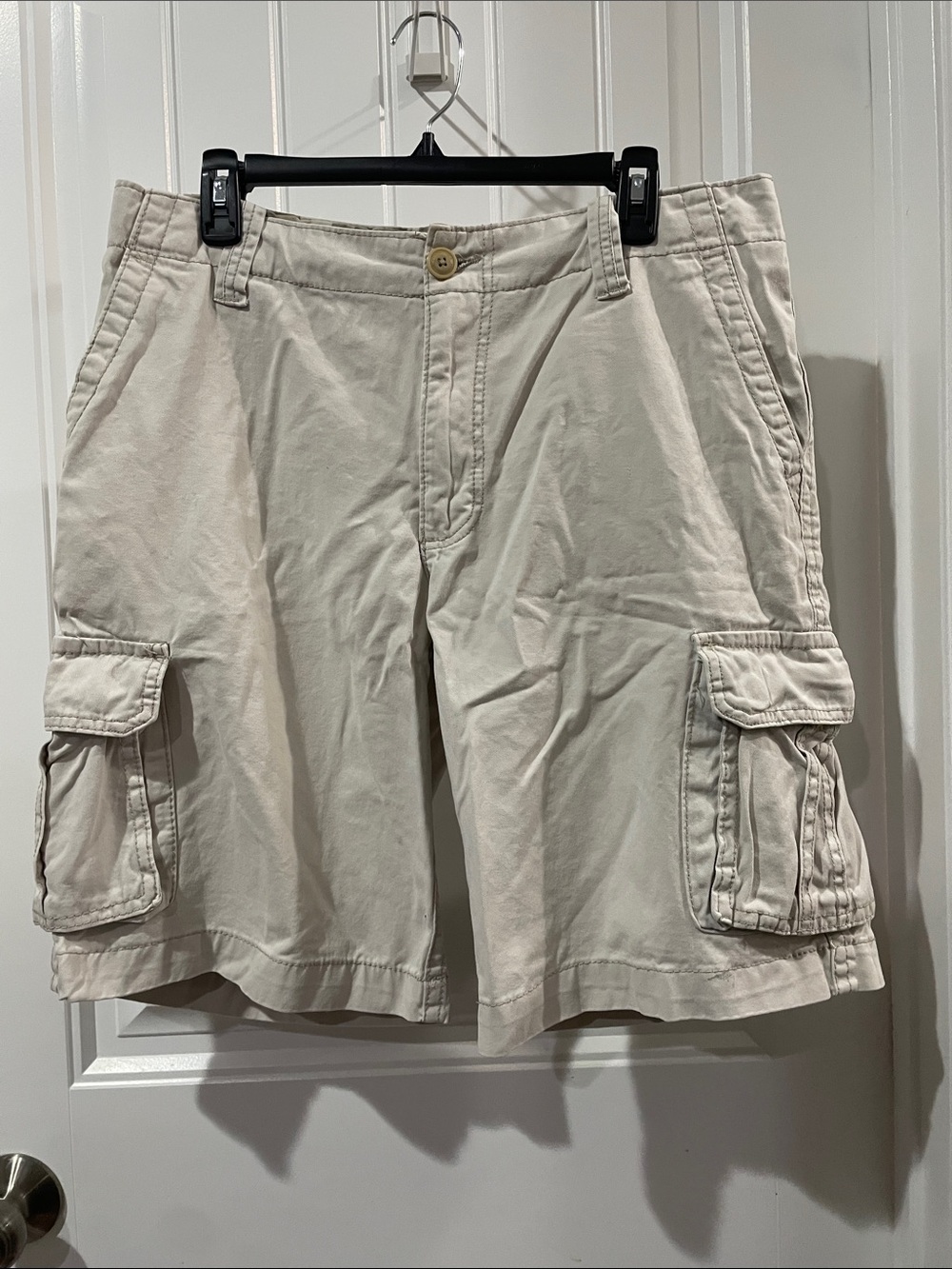 Aeropostale Men's Cargo Shorts in Light Beige